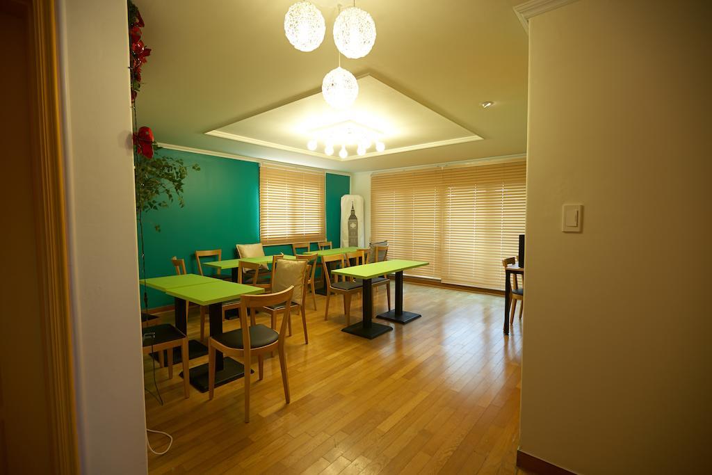 Moon Hostel Сеул Екстер'єр фото