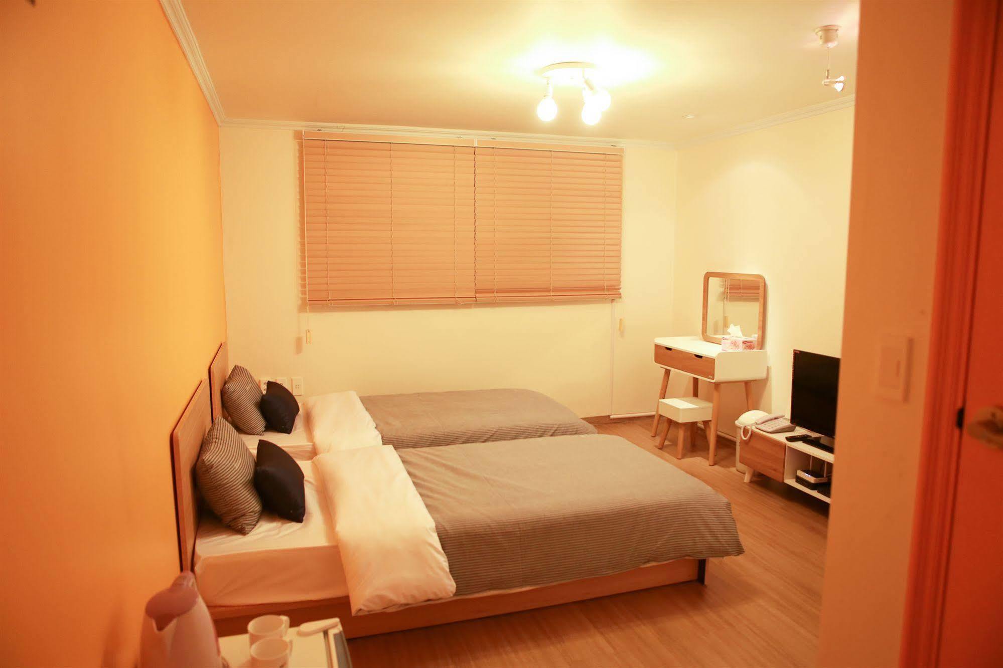 Moon Hostel Сеул Екстер'єр фото